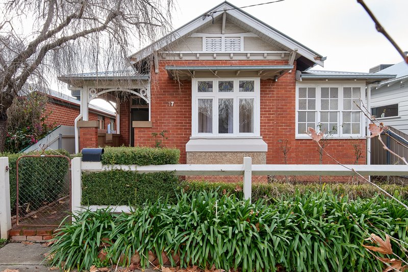 17 Albert Street, Wagga Wagga NSW 2650