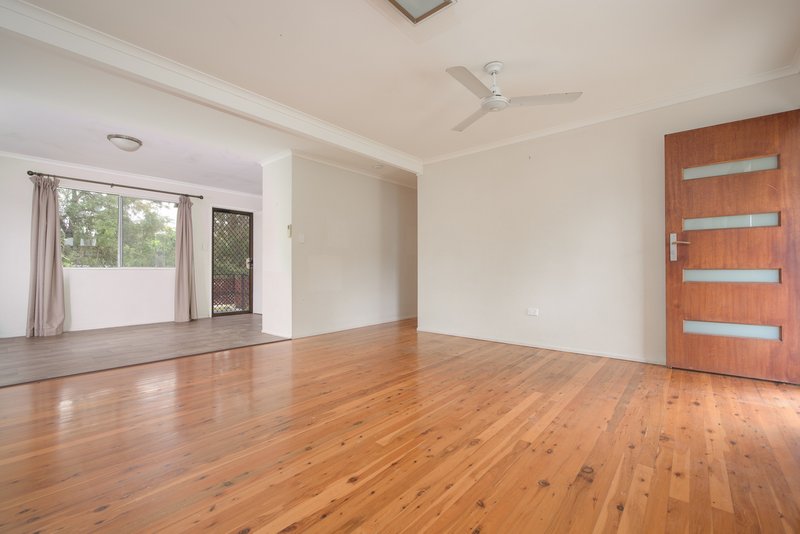 Photo - 17 Alder Street, New Auckland QLD 4680 - Image 4