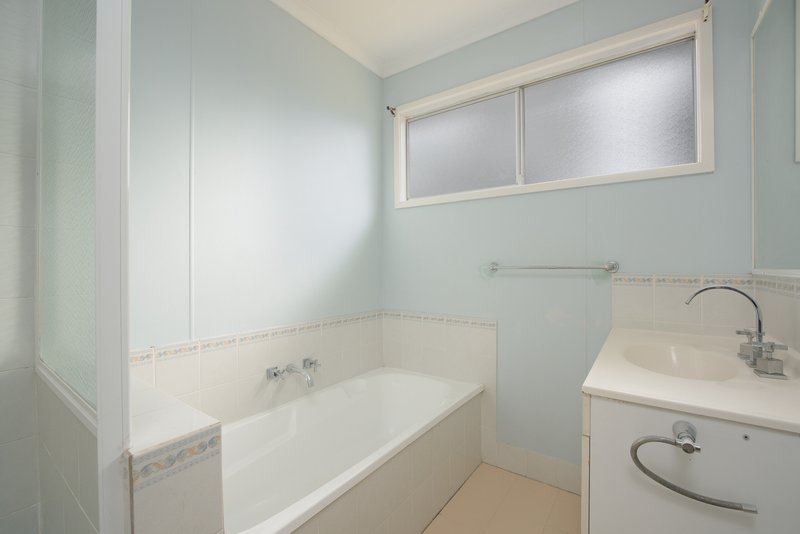 Photo - 17 Alder Street, New Auckland QLD 4680 - Image 6