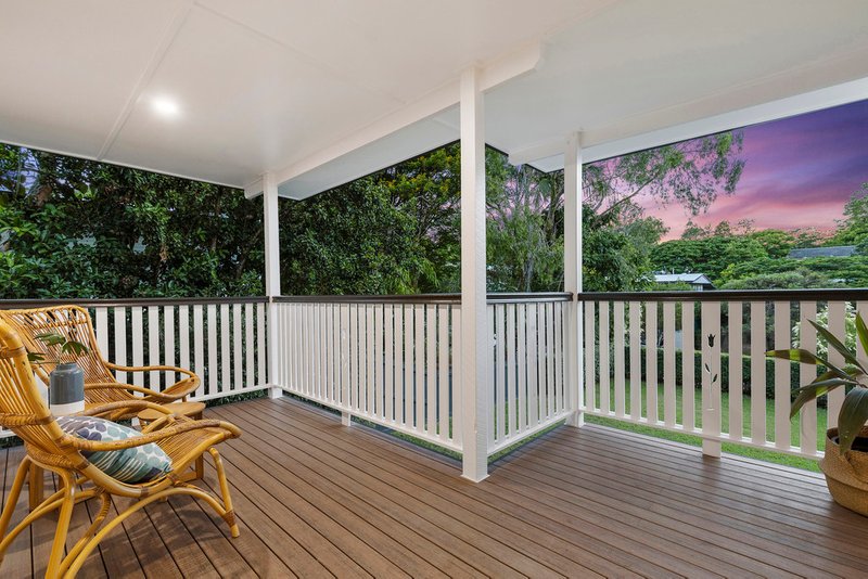 Photo - 17 Aldwych Street, Stafford Heights QLD 4053 - Image 6