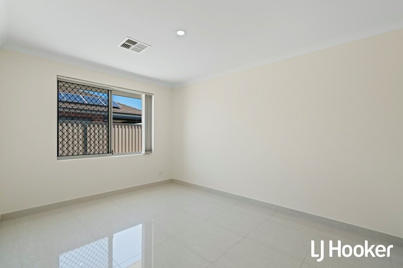 Photo - 17 Aleria Way, Piara Waters WA 6112 - Image 19