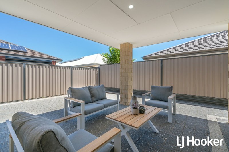 Photo - 17 Aleria Way, Piara Waters WA 6112 - Image 22