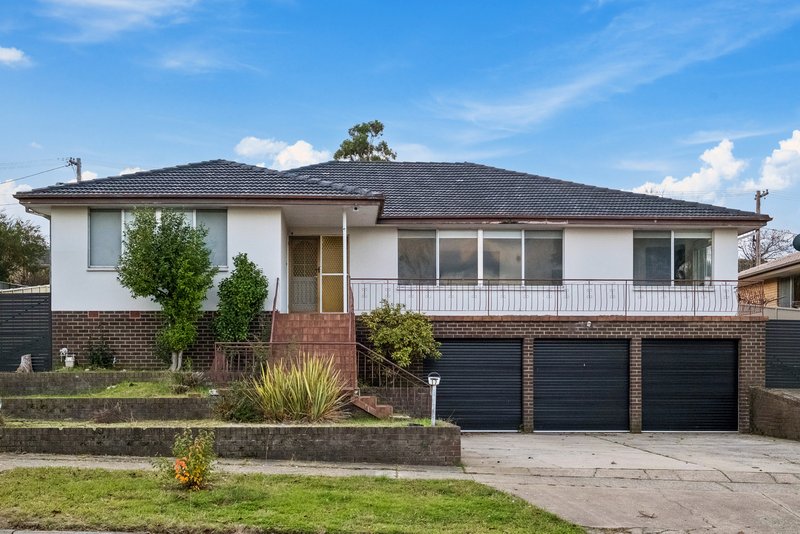 Photo - 17 Alfred Hill Drive, Melba ACT 2615 - Image 1