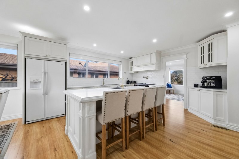 Photo - 17 Alfred Hill Drive, Melba ACT 2615 - Image 3