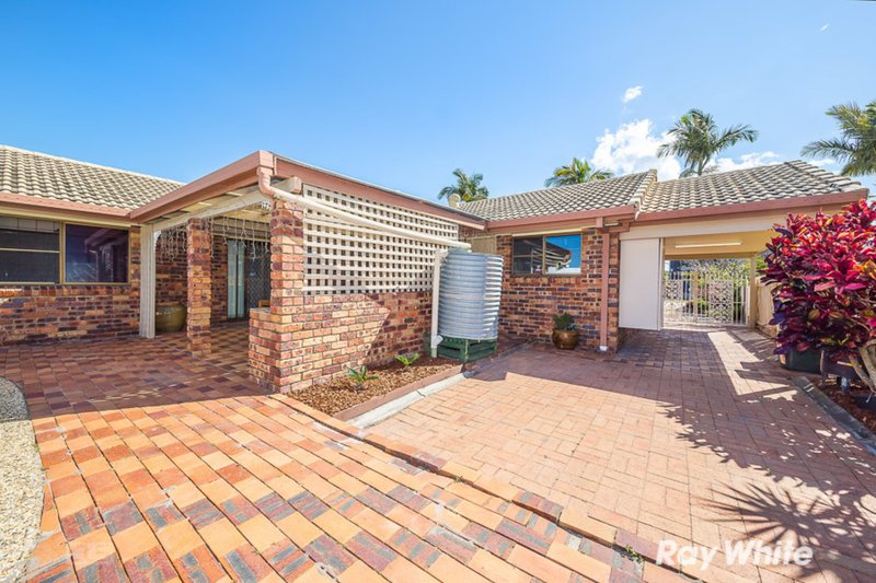 Photo - 17 Allamanda Drive, Bongaree QLD 4507 - Image 7