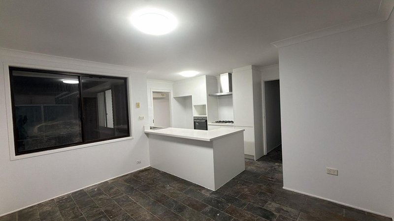 Photo - 17 Allambie Road, Edensor Park NSW 2176 - Image 10