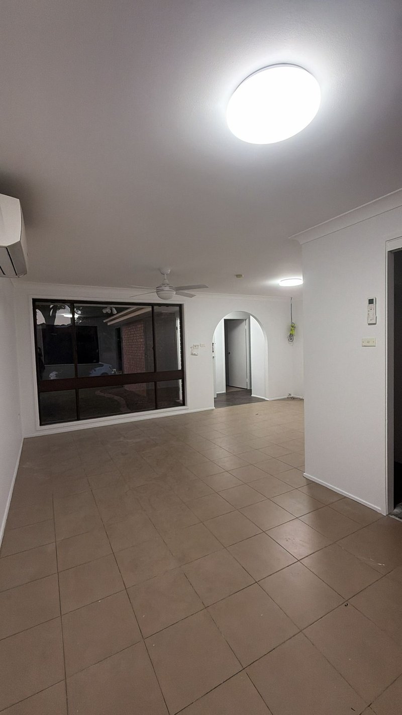 Photo - 17 Allambie Road, Edensor Park NSW 2176 - Image 11