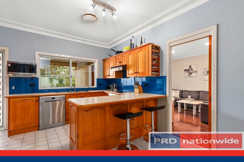 Photo - 17 Allwood Crescent, Lugarno NSW 2210 - Image 6