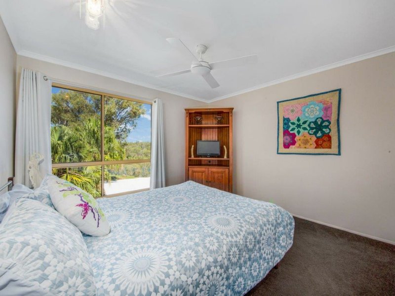 Photo - 17 Alpine Crescent, Boyne Island QLD 4680 - Image 10