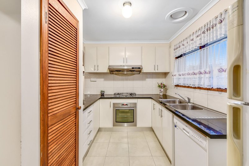 Photo - 17 Alpine Crescent, Noble Park North VIC 3174 - Image 3