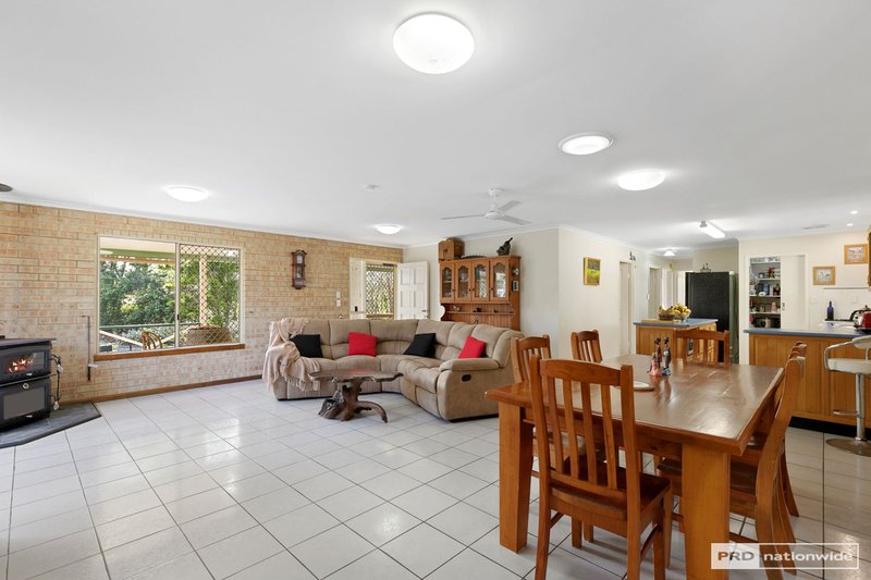 Photo - 17 Amanda Avenue, Oakhurst QLD 4650 - Image 2