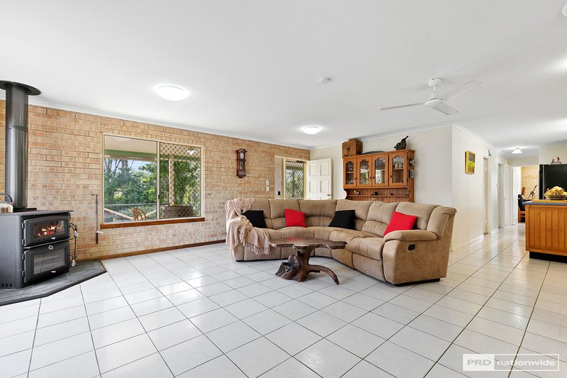 Photo - 17 Amanda Avenue, Oakhurst QLD 4650 - Image 7