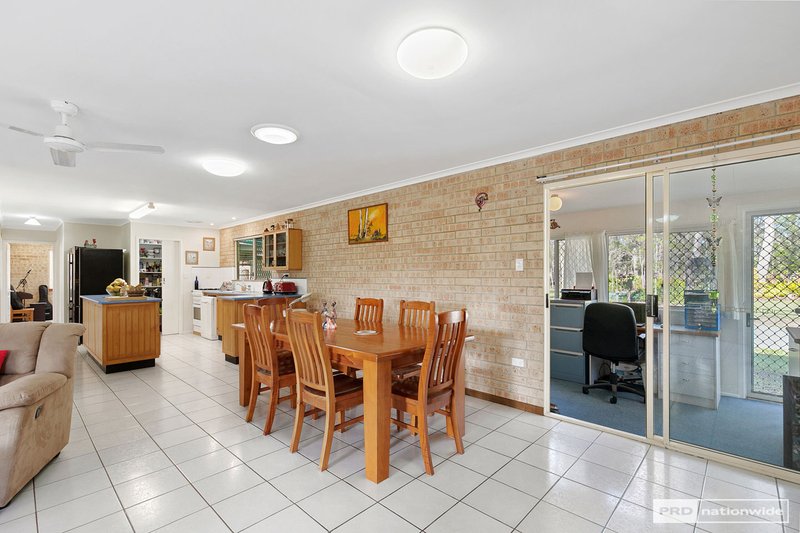 Photo - 17 Amanda Avenue, Oakhurst QLD 4650 - Image 8