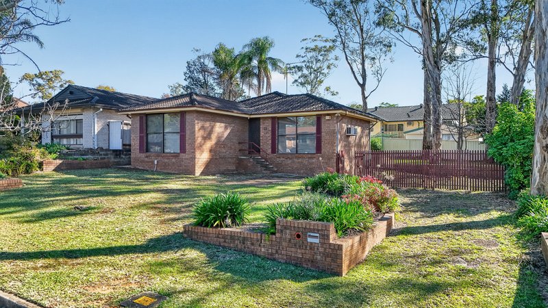 Photo - 17 Amanda Place, Ingleburn NSW 2565 - Image 2