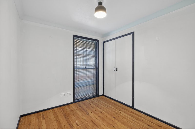 Photo - 17 Amanda Place, Ingleburn NSW 2565 - Image 6