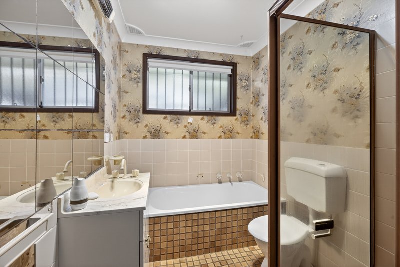Photo - 17 Amanda Place, Ingleburn NSW 2565 - Image 12