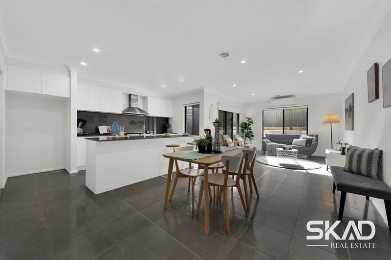 Photo - 17 Ambition Drive, Greenvale VIC 3059 - Image 8