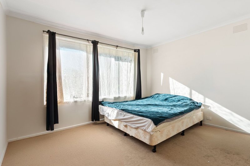 Photo - 17 Ambleside Crescent, Berwick VIC 3806 - Image 9