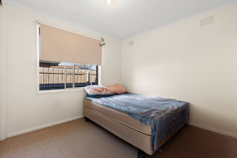 Photo - 17 Ambleside Crescent, Berwick VIC 3806 - Image 10