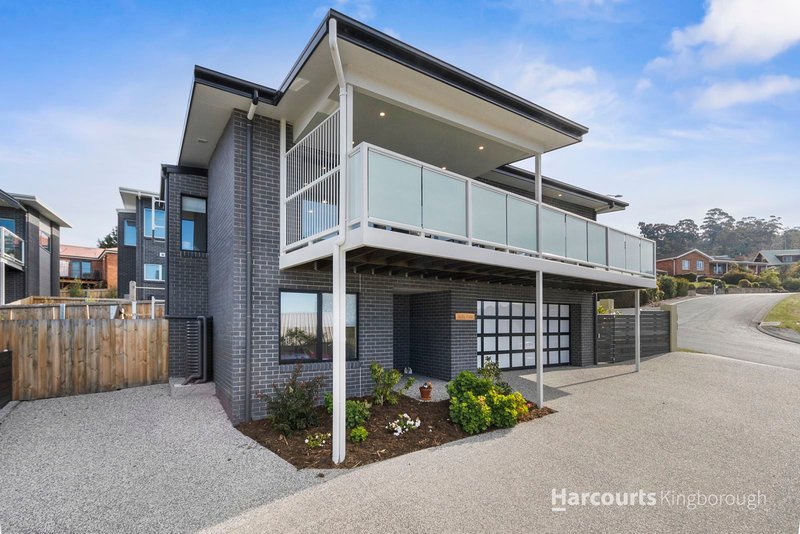 Photo - 1/7 Amethyst Drive, Blackmans Bay TAS 7052 - Image 3