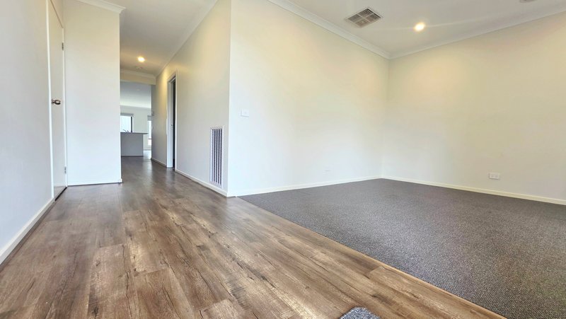 Photo - 17 Amukta Road, Truganina VIC 3029 - Image 3