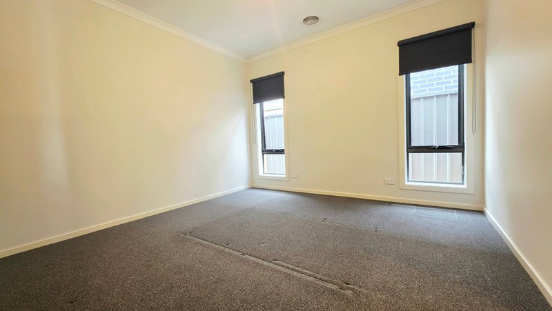 Photo - 17 Amukta Road, Truganina VIC 3029 - Image 6
