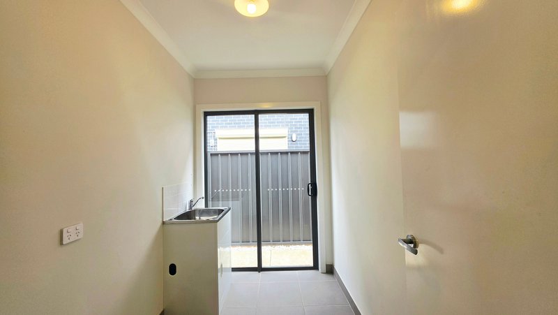 Photo - 17 Amukta Road, Truganina VIC 3029 - Image 17