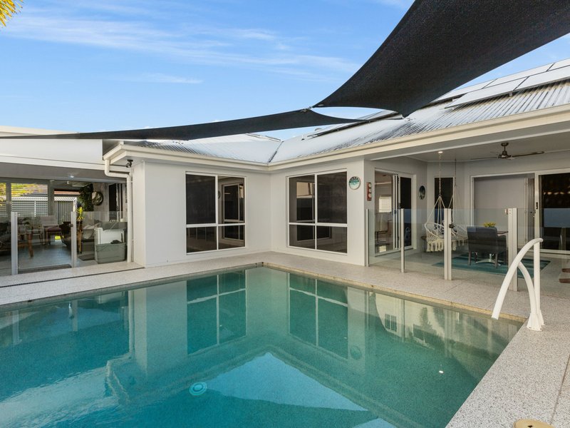Photo - 17 Anchorage Circuit, Twin Waters QLD 4564 - Image 4