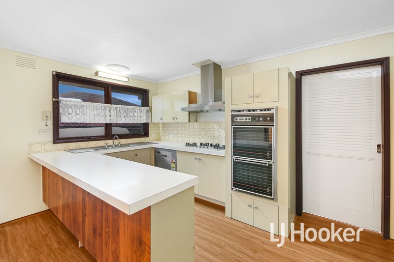 Photo - 17 Anderson Court, Endeavour Hills VIC 3802 - Image 2