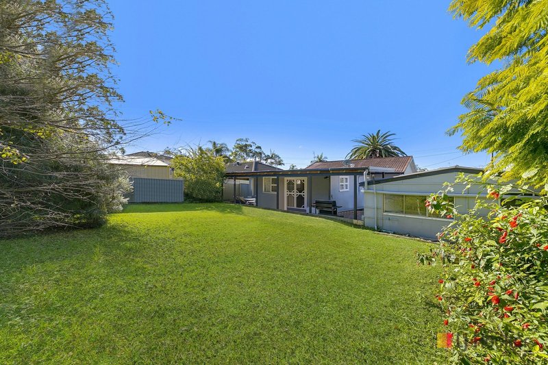 Photo - 17 Anembo Avenue, Summerland Point NSW 2259 - Image 2