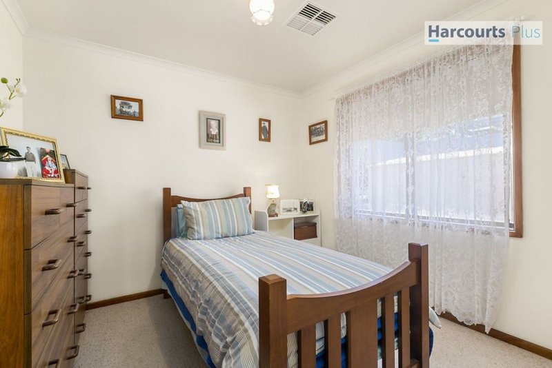 Photo - 17 Antonia Circuit, Hallett Cove SA 5158 - Image 14