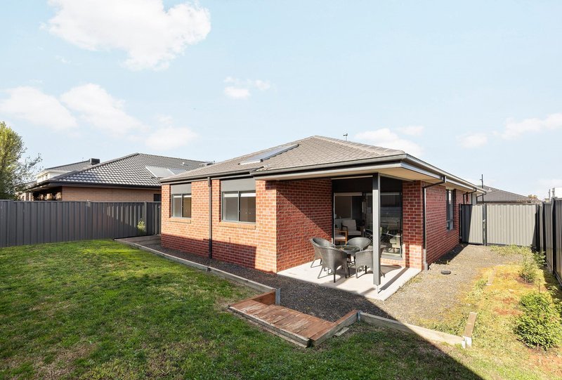 Photo - 17 Appalachian Street, Truganina VIC 3029 - Image 6