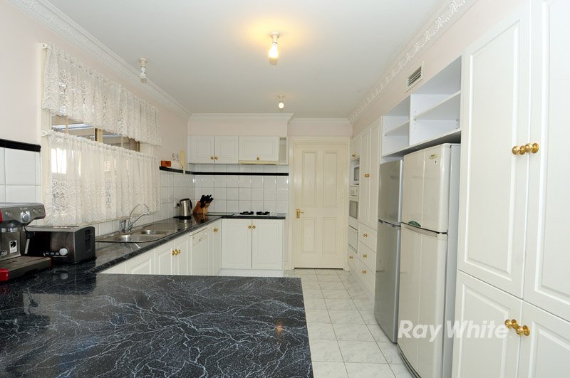 Photo - 17 Appleberry Close, Knoxfield VIC 3180 - Image 2