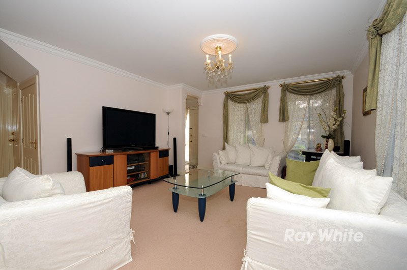 Photo - 17 Appleberry Close, Knoxfield VIC 3180 - Image 3