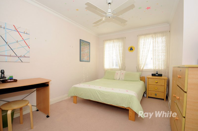 Photo - 17 Appleberry Close, Knoxfield VIC 3180 - Image 7