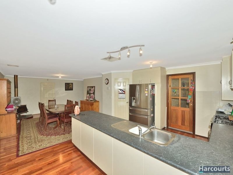 Photo - 17 Appletree Place, Greenfields WA 6210 - Image 4