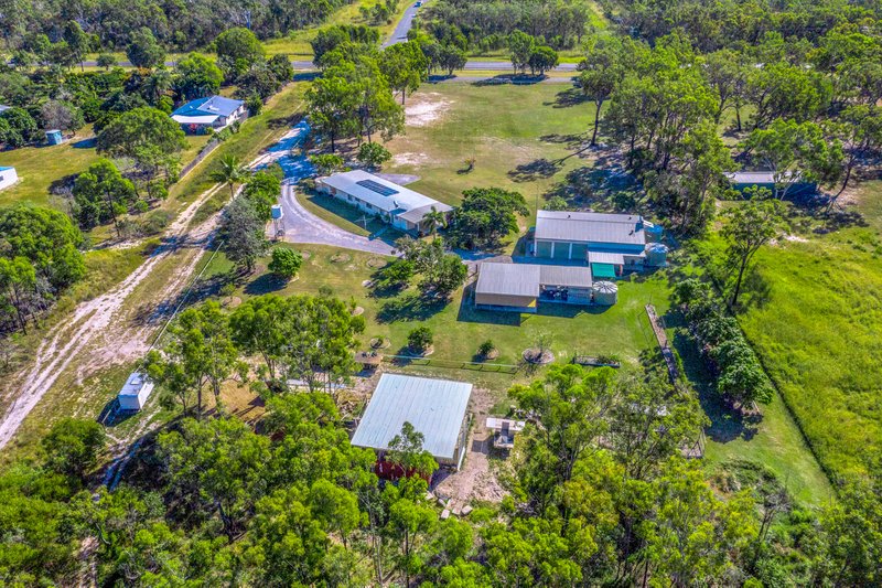 Photo - 17 Applin Place, Tannum Sands QLD 4680 - Image 5