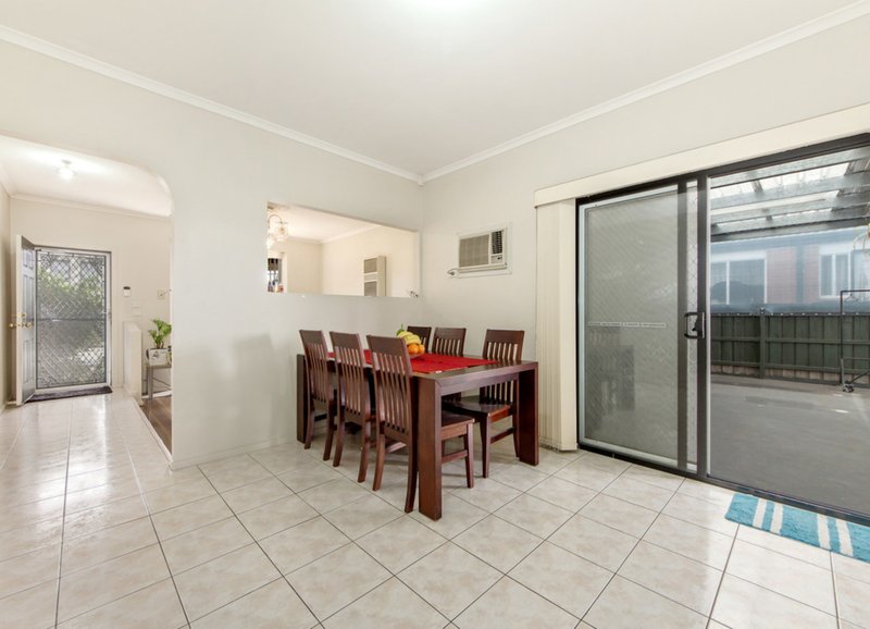 Photo - 17 Aquamarine Court, St Albans VIC 3021 - Image 3