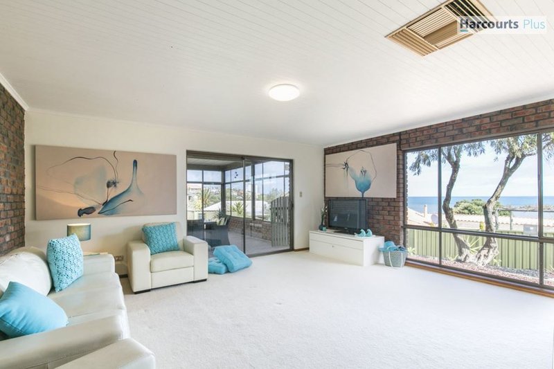 Photo - 17 Arafura Court, Hallett Cove SA 5158 - Image 9