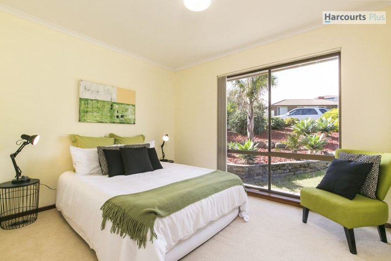 Photo - 17 Arafura Court, Hallett Cove SA 5158 - Image 14