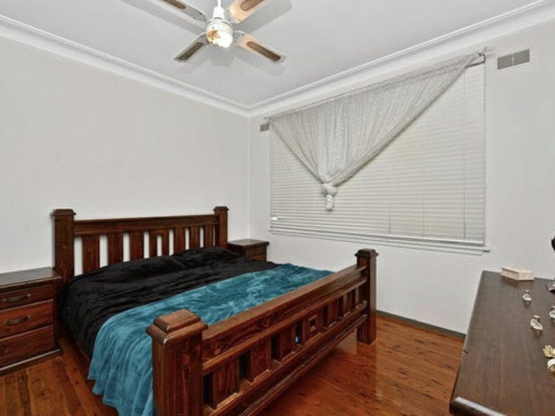 Photo - 17 Arcadia Rd, , Chester Hill NSW 2162 - Image 2