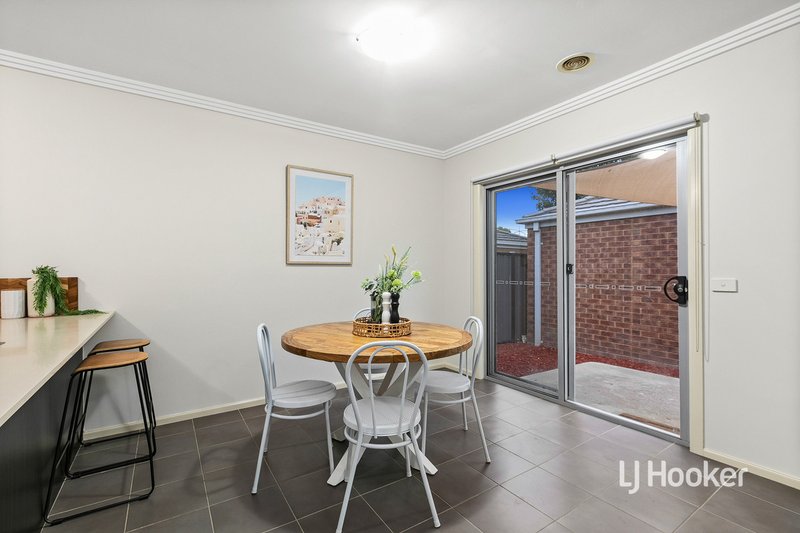 Photo - 17 Archibald Chase, Point Cook VIC 3030 - Image 5