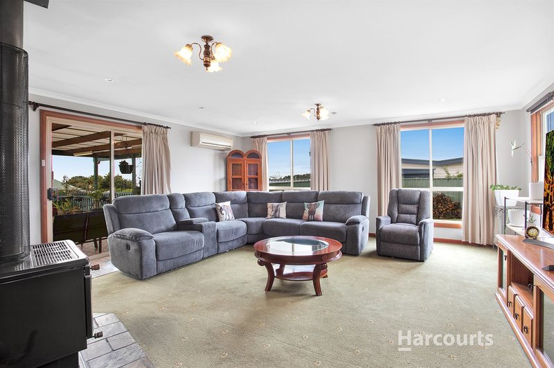 Photo - 17 Argyle Street, Upper Burnie TAS 7320 - Image 5