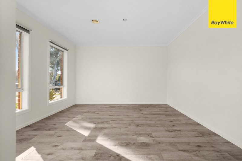 Photo - 17 Arjun Avenue, Harkness VIC 3337 - Image 2