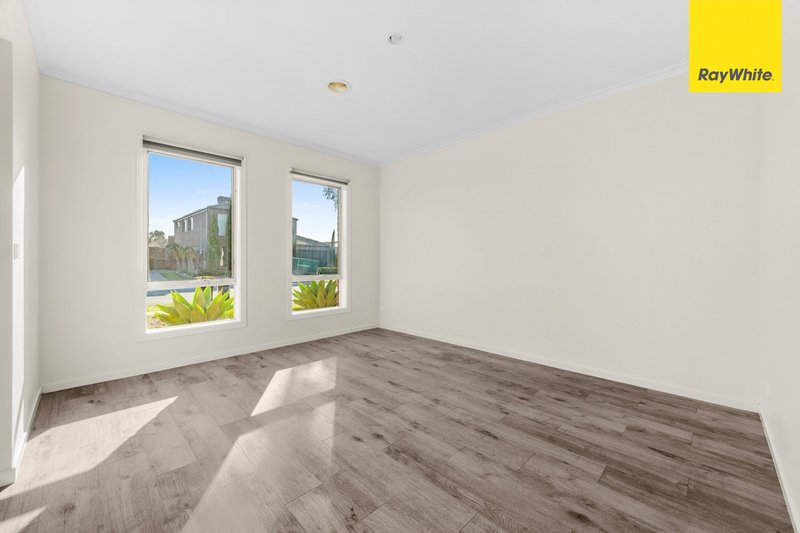 Photo - 17 Arjun Avenue, Harkness VIC 3337 - Image 3