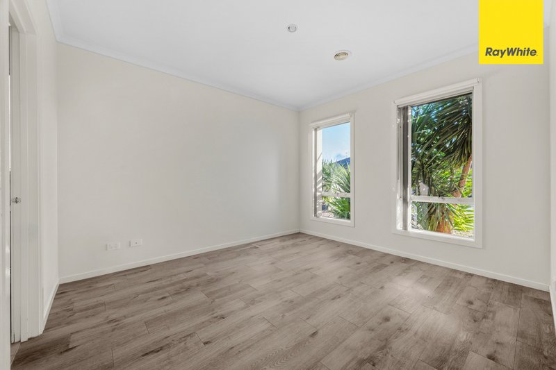 Photo - 17 Arjun Avenue, Harkness VIC 3337 - Image 4