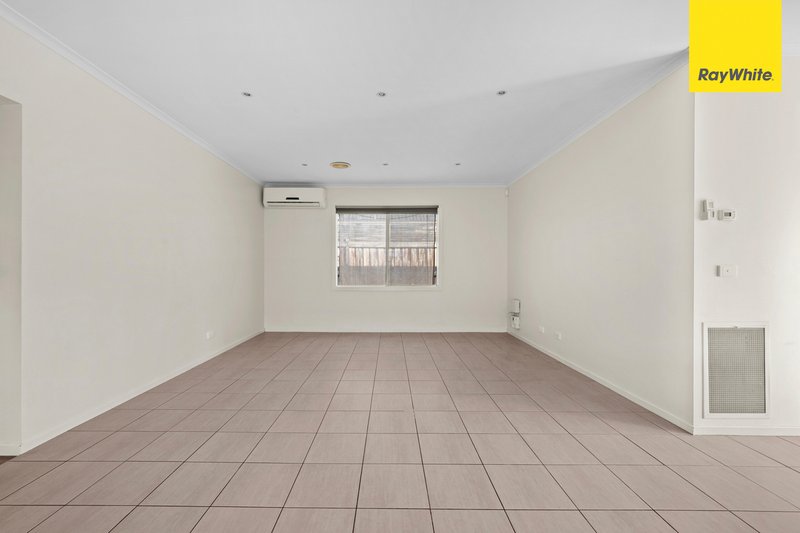 Photo - 17 Arjun Avenue, Harkness VIC 3337 - Image 6