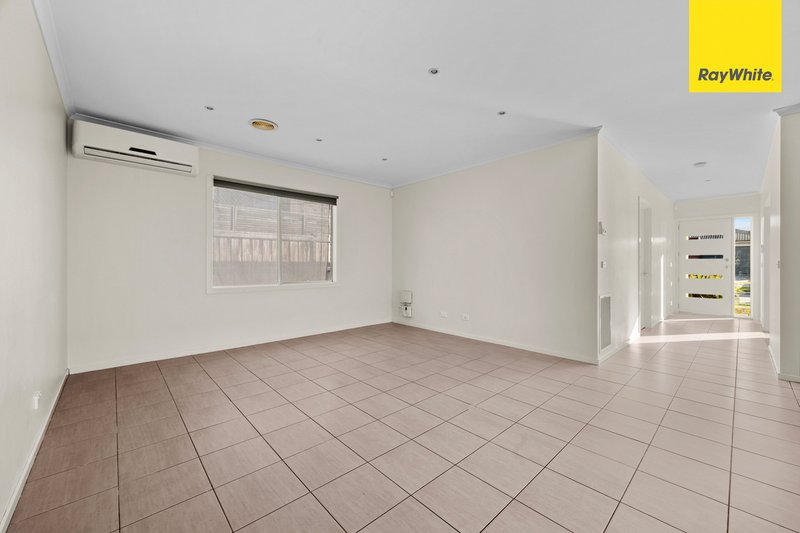 Photo - 17 Arjun Avenue, Harkness VIC 3337 - Image 7