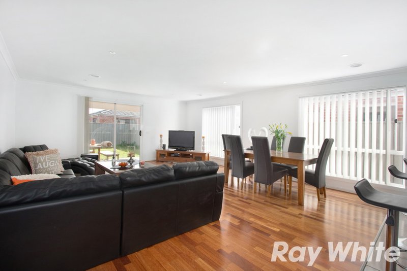 Photo - 17 Arrow Road, Cranbourne East VIC 3977 - Image 3