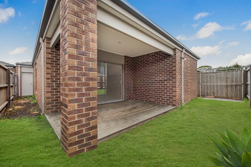 Photo - 17 Ascot Park Drive, Pakenham VIC 3810 - Image 8